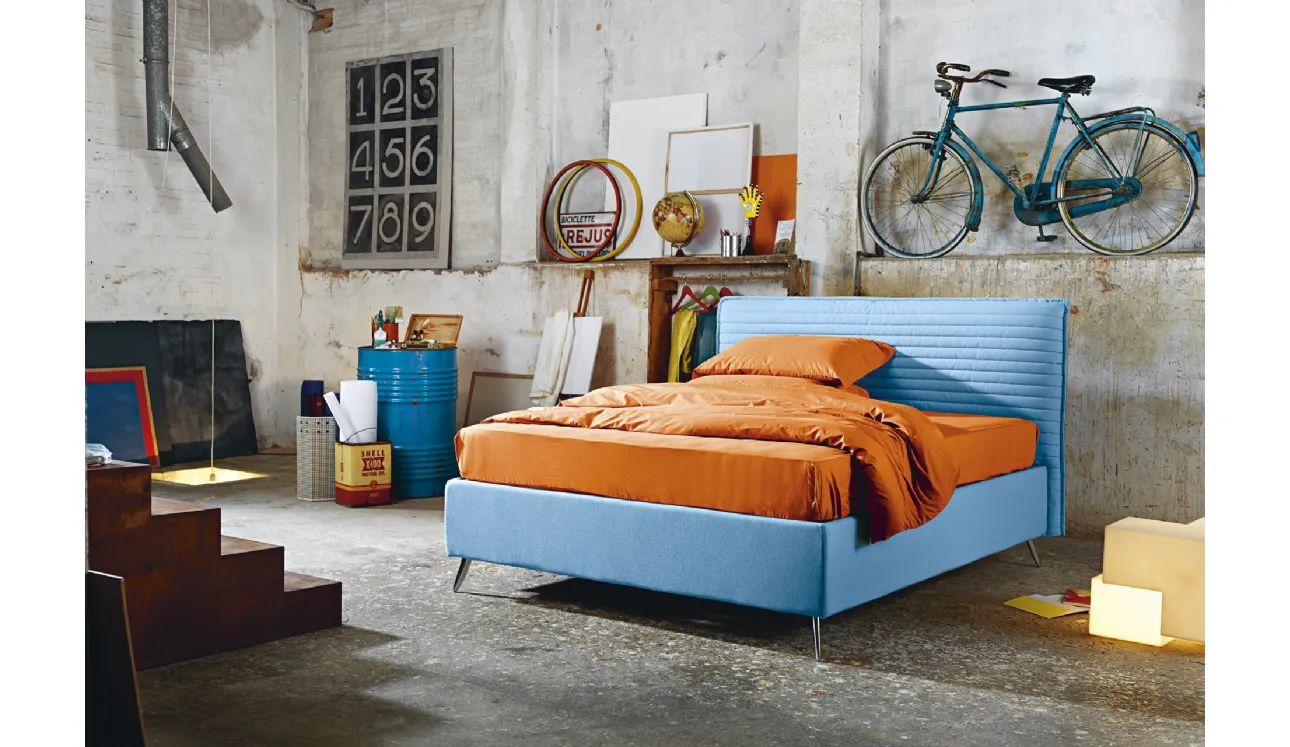 Letto moderno imbottito con testiera trapuntata a stisce orizzontali Bob Stripes di Noctis