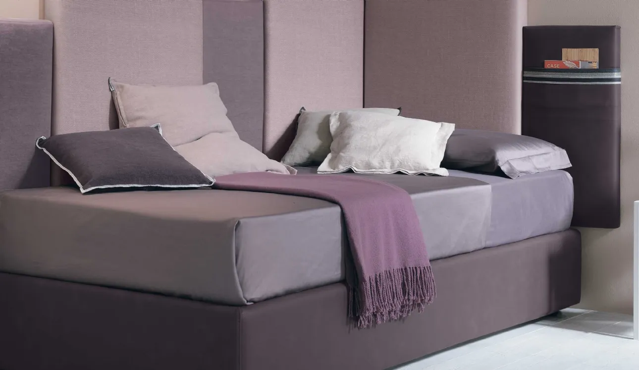 Letto singolo sommier Corner con boiserie rivestita in tessuto di Tomasella