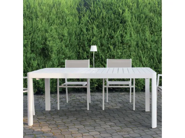 Tavolo Alluminium Table in alluminio verniciato bianco di La Seggiola